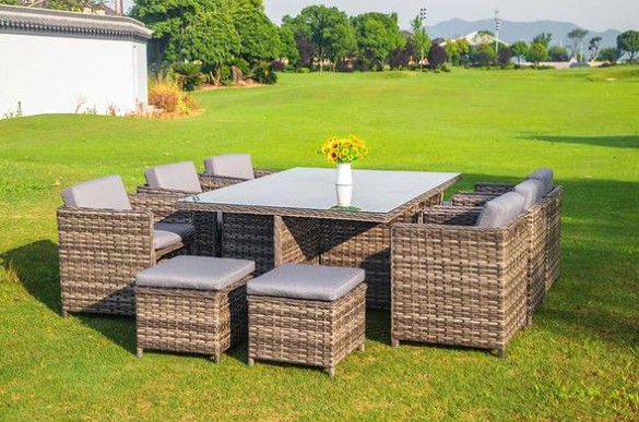 অ্যালুমিনিয়াম উপাদানের পছন্দ কীভাবে 11Pcs ডাইনিং টেবিল সেটের সামগ্রিক স্থায়িত্ব এবং স্থায়িত্বকে প্রভাবিত করে?
